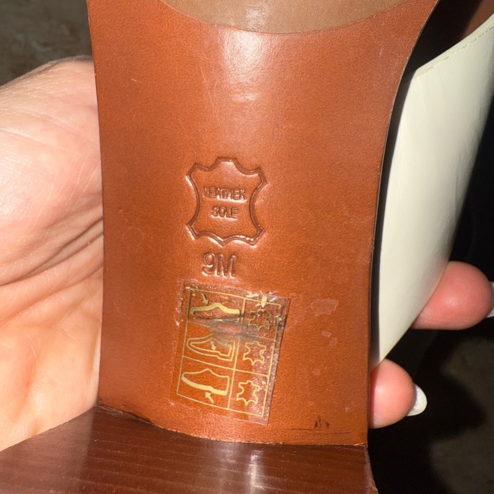 Tory Burch Cream Cross-Strap Leather Block Heeled Sandals - Picture 6 of 16